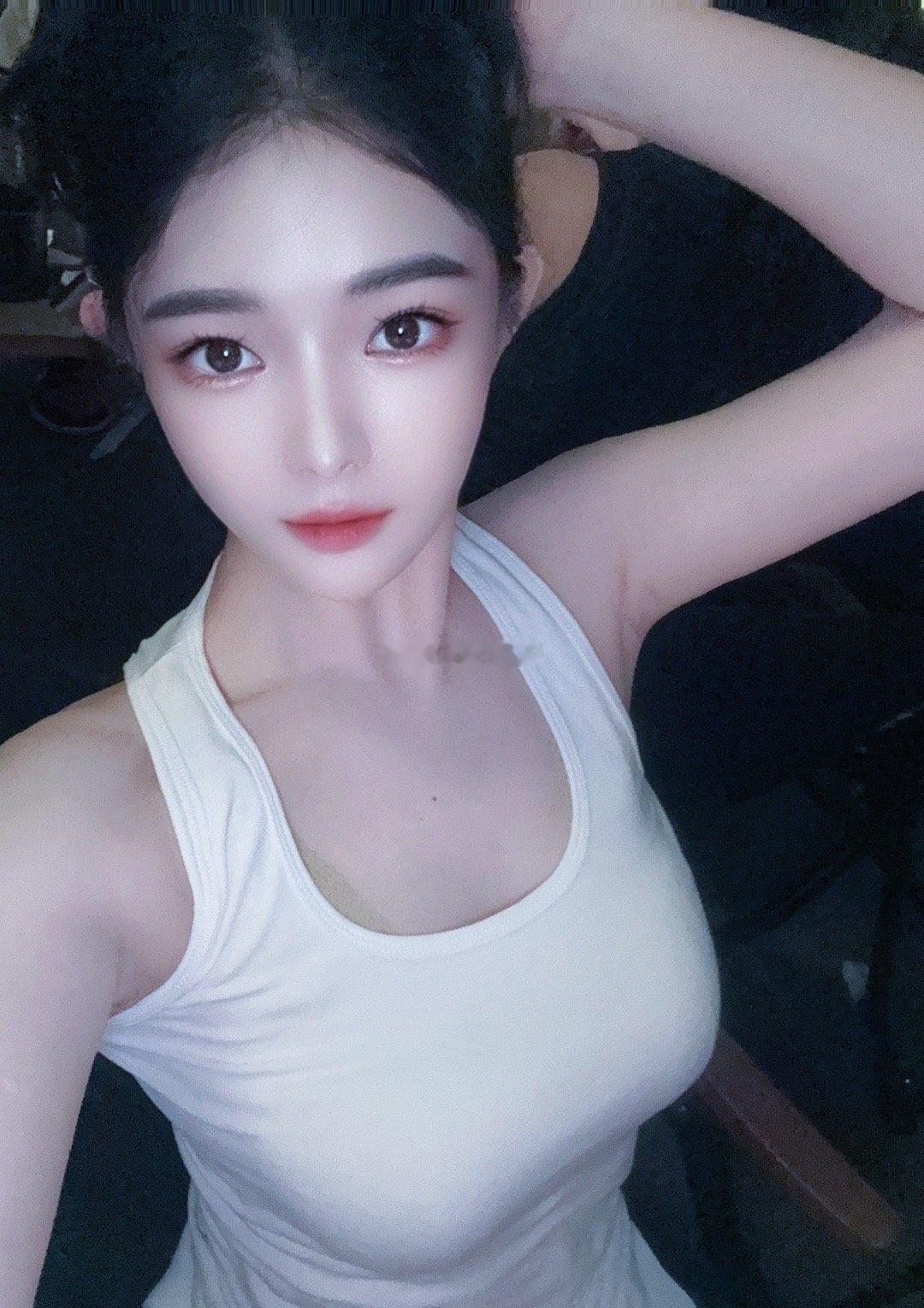 这个美颜很漫画了 ​​​