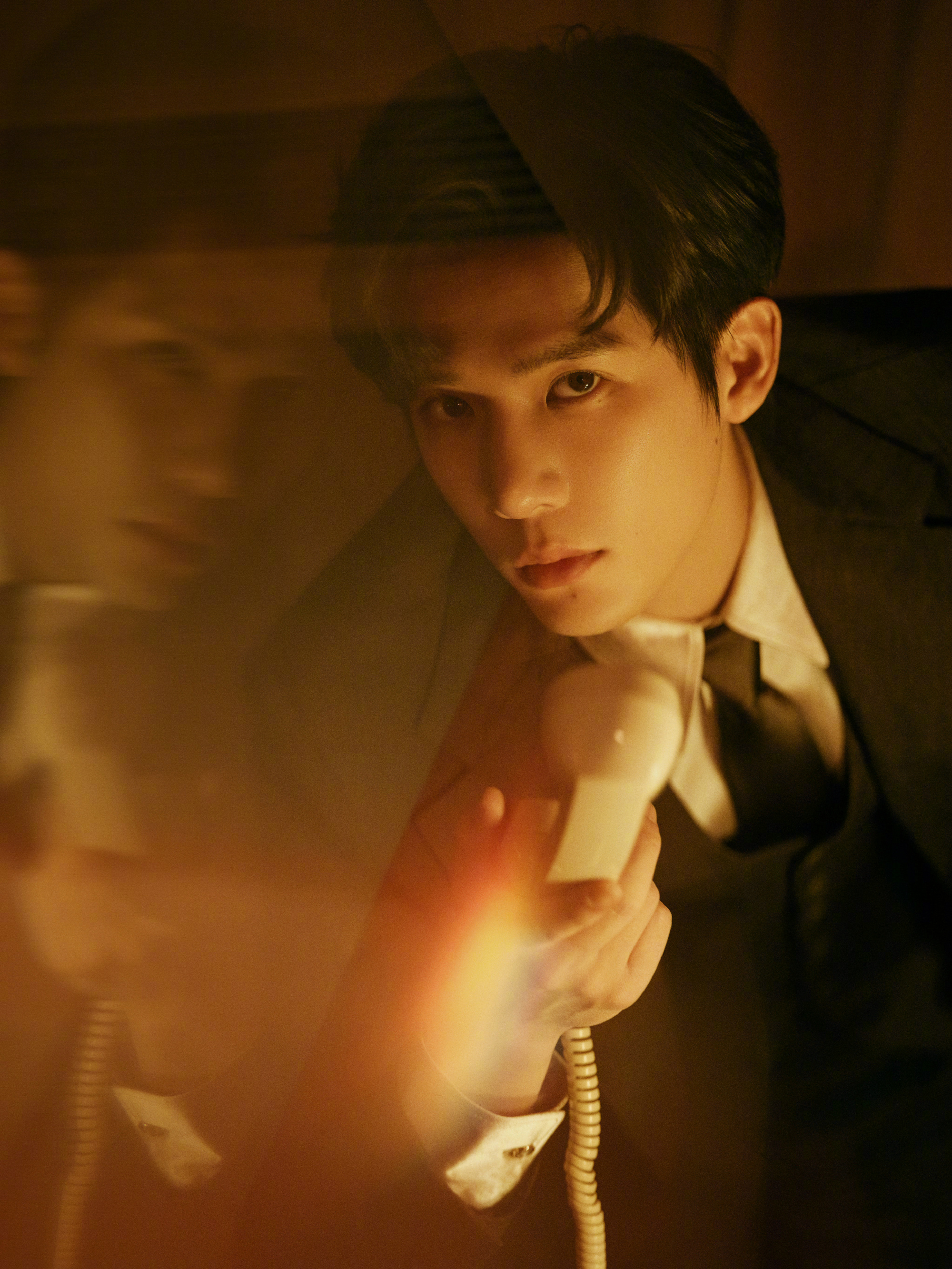 王安宇 今日造型大片，经典的西服三件套，清俊潇洒的绅士格调，邂逅一场冬日浪漫之约