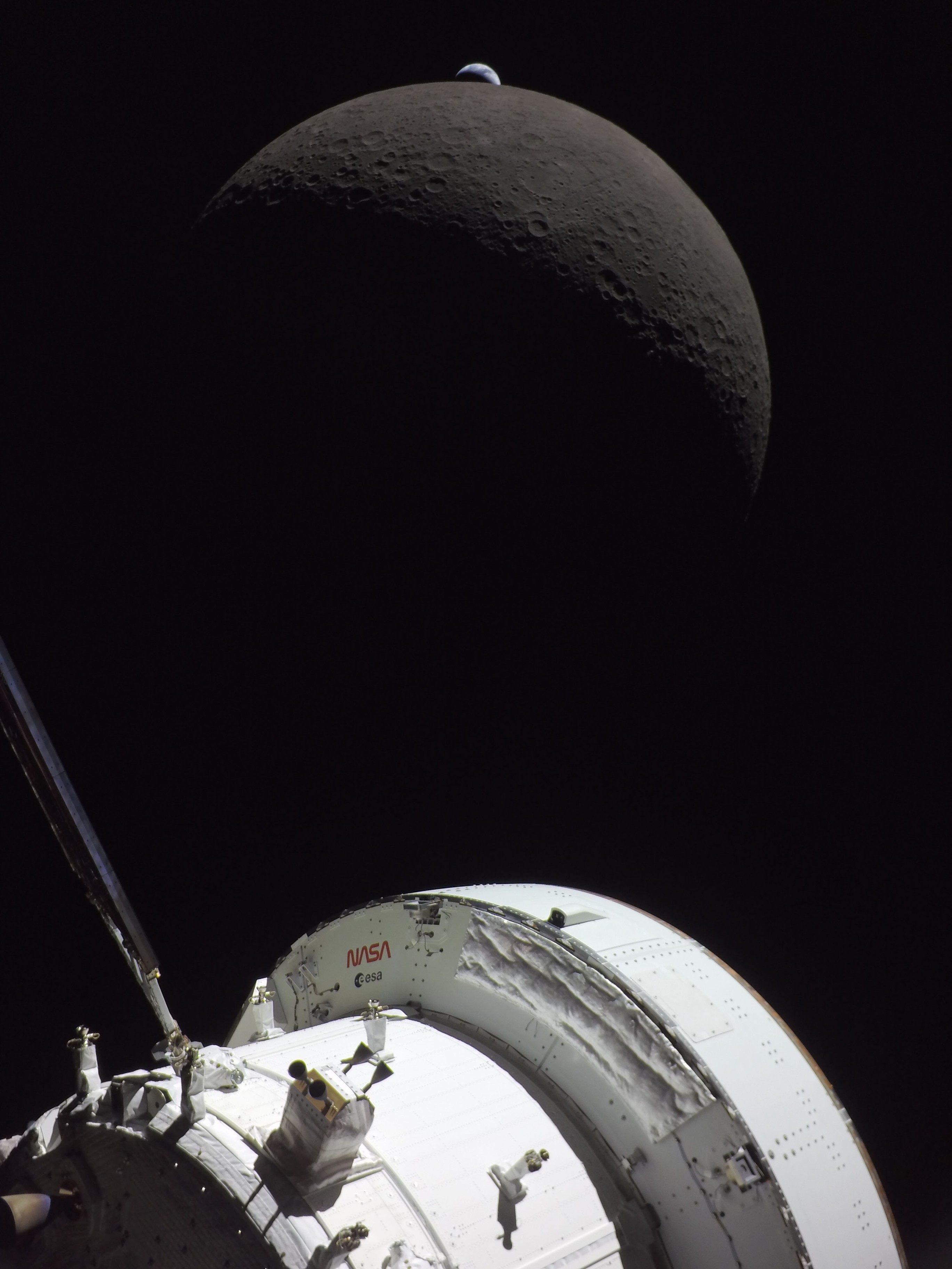 地落，由GoPro相机拍摄🌎在NASA猎户座飞船执行阿尔忒弥斯2号任务的第六天