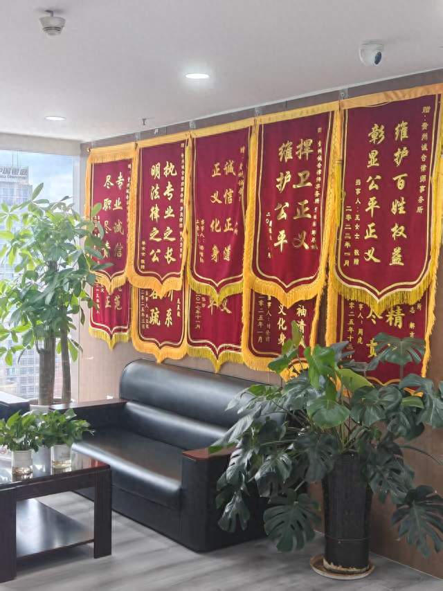 贵阳老人车祸股骨粗隆间骨折！切记：不是受伤就有护理依赖赔偿