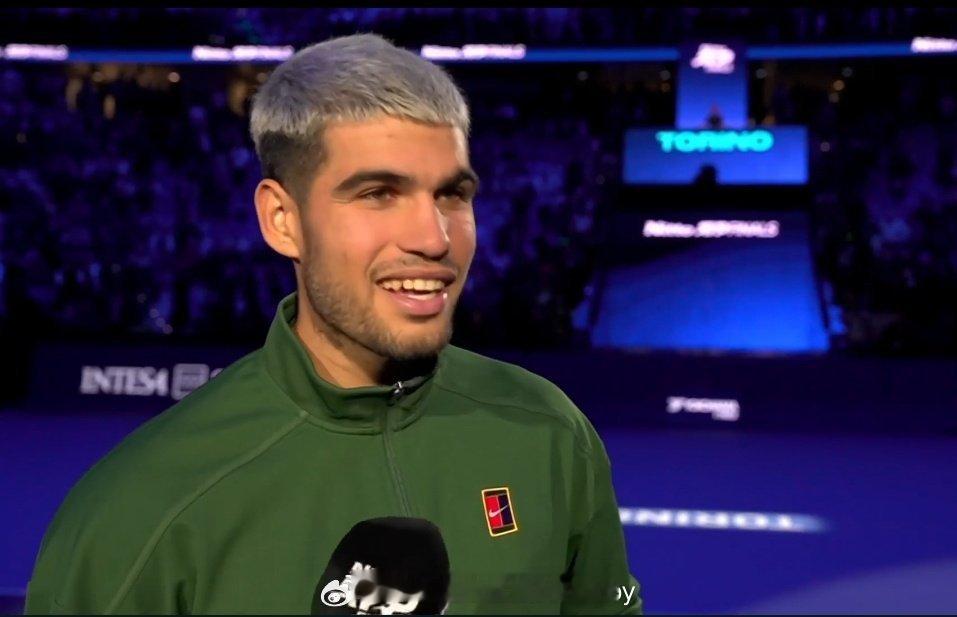 阿尔卡拉斯谈年终第一身份结束这一年🎤🦆阿尔卡拉斯“说实话，这对我来说意义非凡