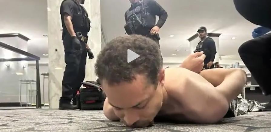 [浮云]说实话特朗普被哦刺杀这事儿，大家听得耳朵都快起茧子了，连子弹擦着耳朵飞过