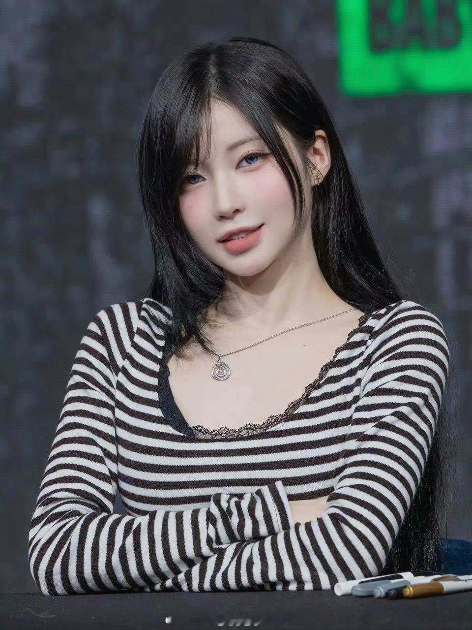 我个人是永远无法对黑长直审美疲劳的 [么么哒]Asa ​​​