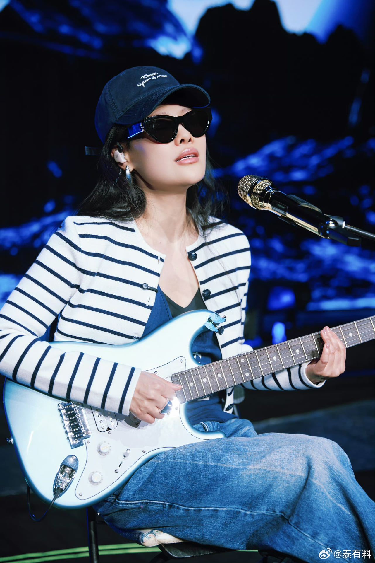 袁娅维威神V给内娱舞台上强度了 这一刻，北京演唱会就是内娱的巅峰！袁娅维携手威神