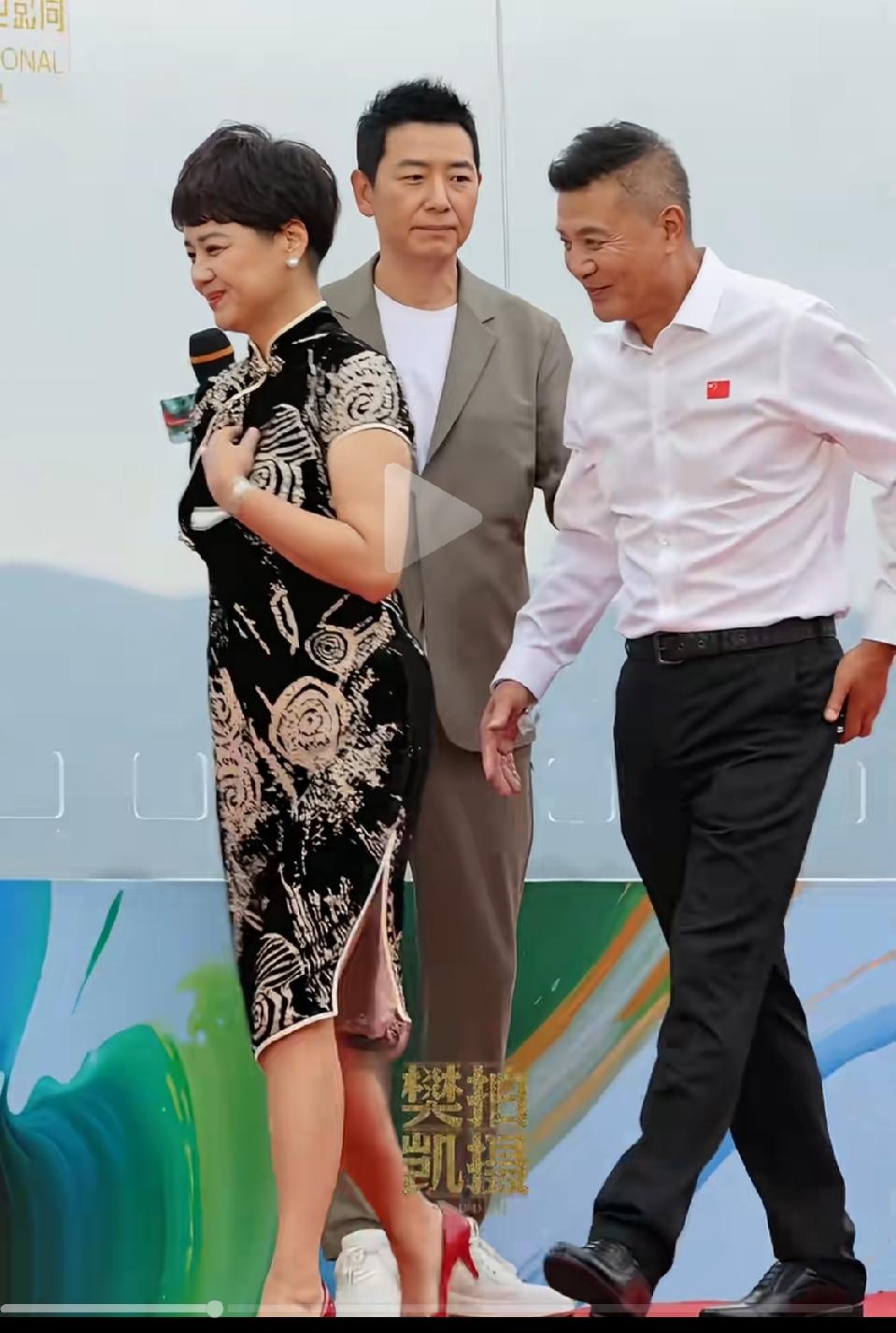 农村老人言别不信：没有夫妻相的夫妻半路散，有夫妻相的恩爱无比。刘之冰和茹萍这夫妻