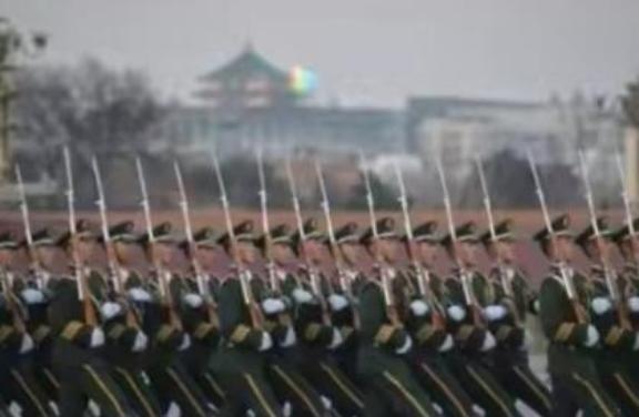 为什么中俄关系这么好的档口有人出来泼冷水？为什么有人说我们要时刻提防着俄罗斯与巴