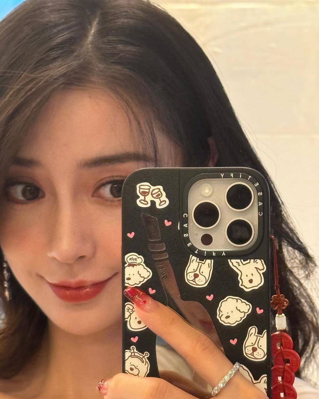 Angelababy 杨颖正式复出在迪拜参加酒店开幕活动，身穿Georges C