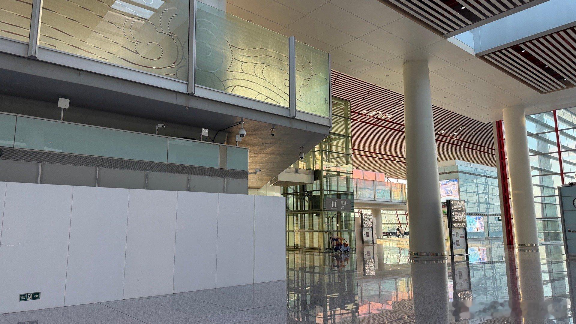 各位出差党，还记得T3航站楼D楼的国航二层休息室吗？地道的康师傅私房牛肉面，现煮