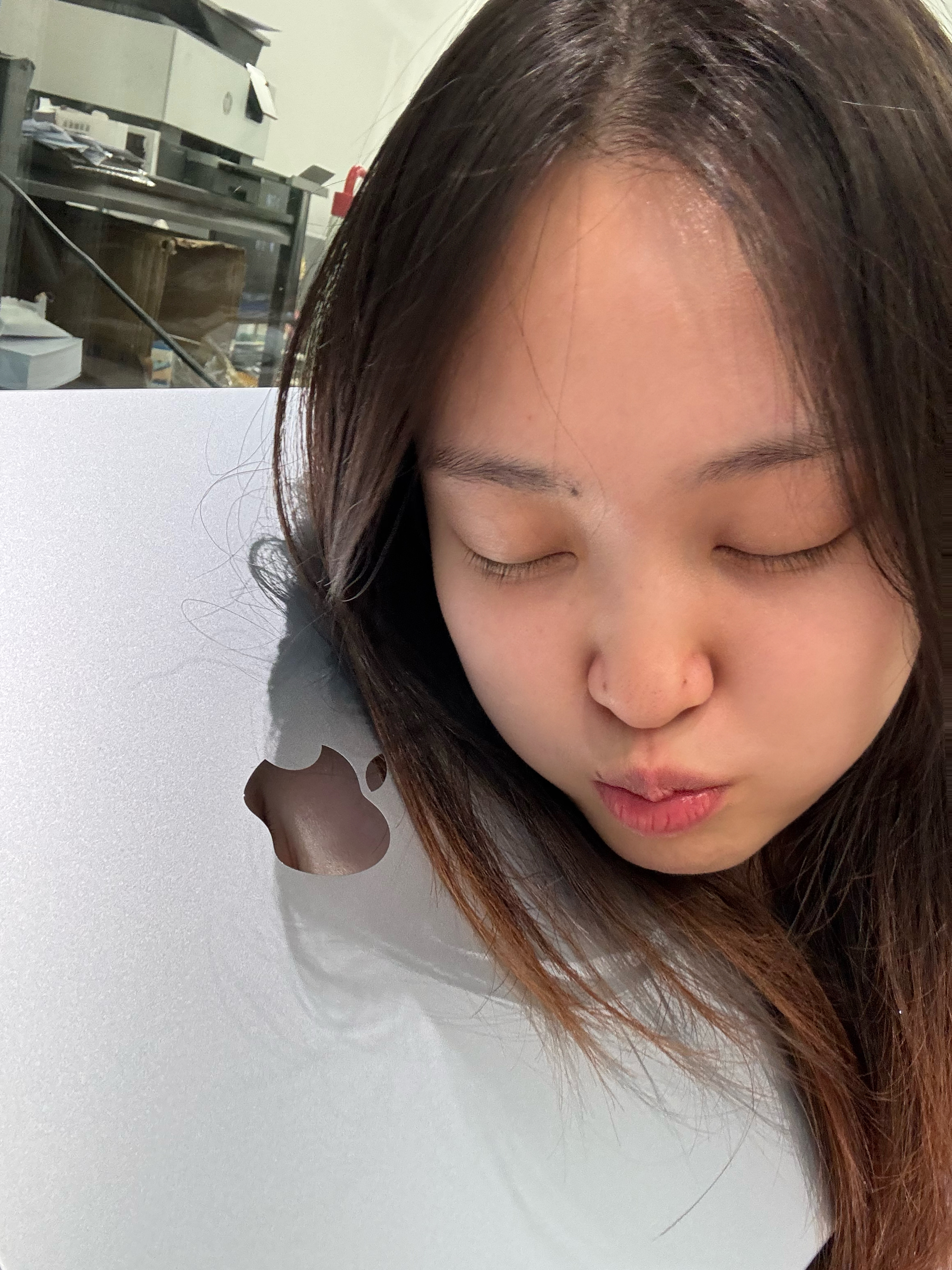 不用再去网吧了，属于我的美国苹果牌m5芯片电脑我已经找到了。不会再屌丝。我会去丽