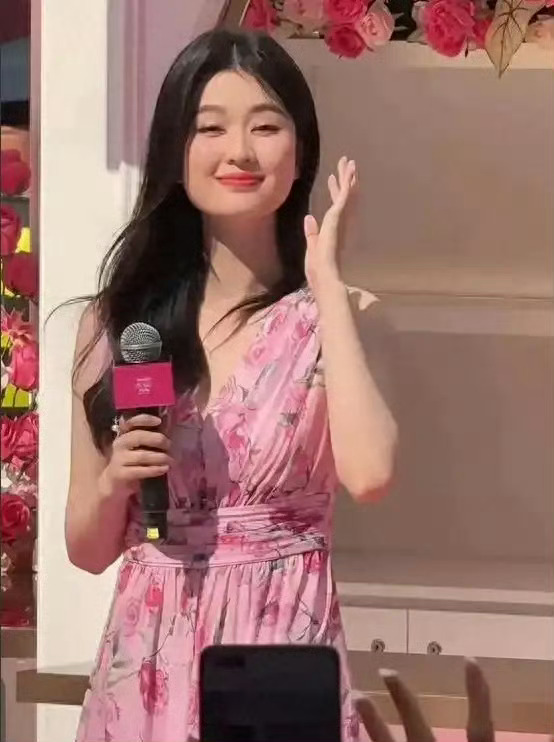 乔欣婚后首曝豪宅！晒衣帽间引惊叹：这竟是豪门日常？ ​​​