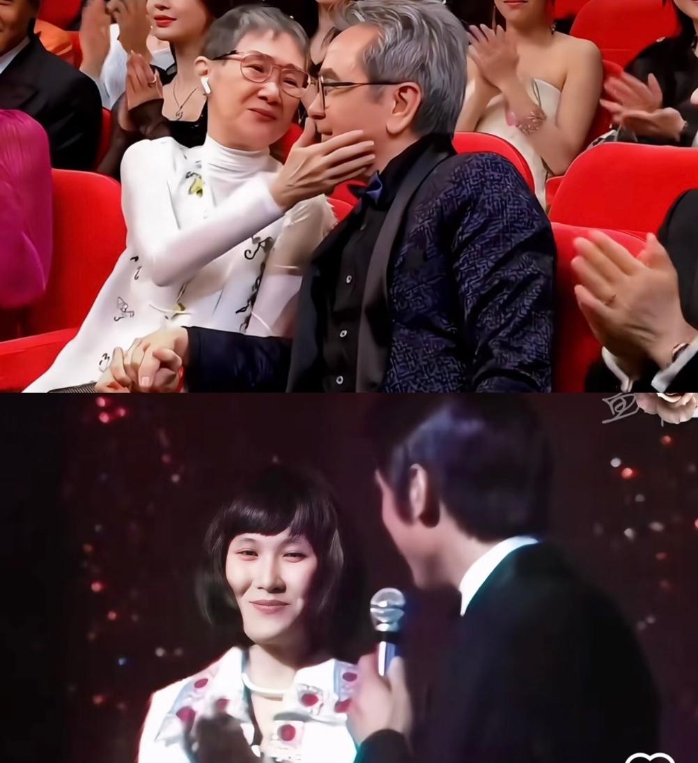 为啥香港明星都很爱自己太太，
他们居然十指相扣她还扳过他的脸“嘛”用力亲了一口，