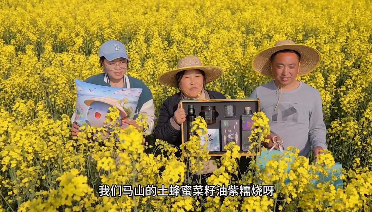 乡村文化生活太单调？马山这场公益文艺演出，热闹又好看
平时在村里想看看正经演出、