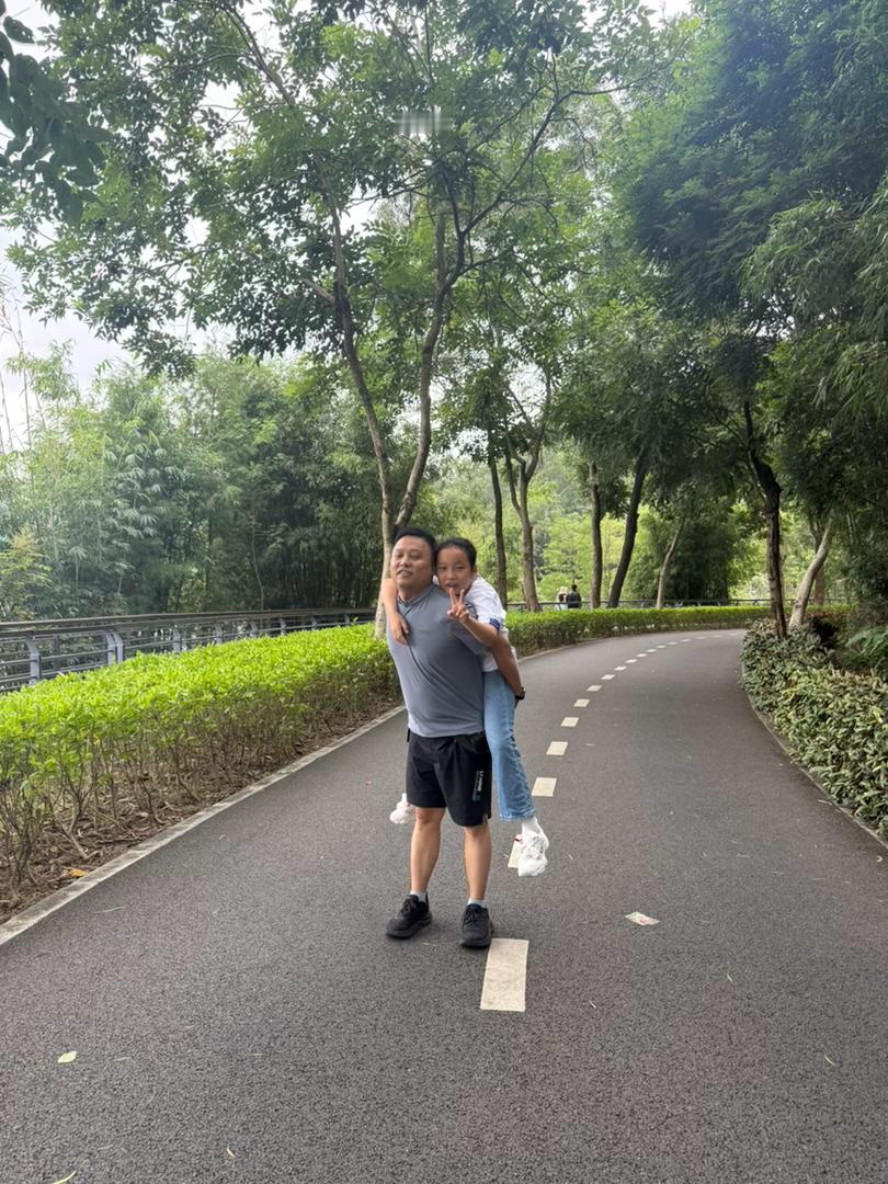 近几个月最凉快的一天21°-25°舒服跟朋友一家走了一圈[手指比心]还不错[哇]