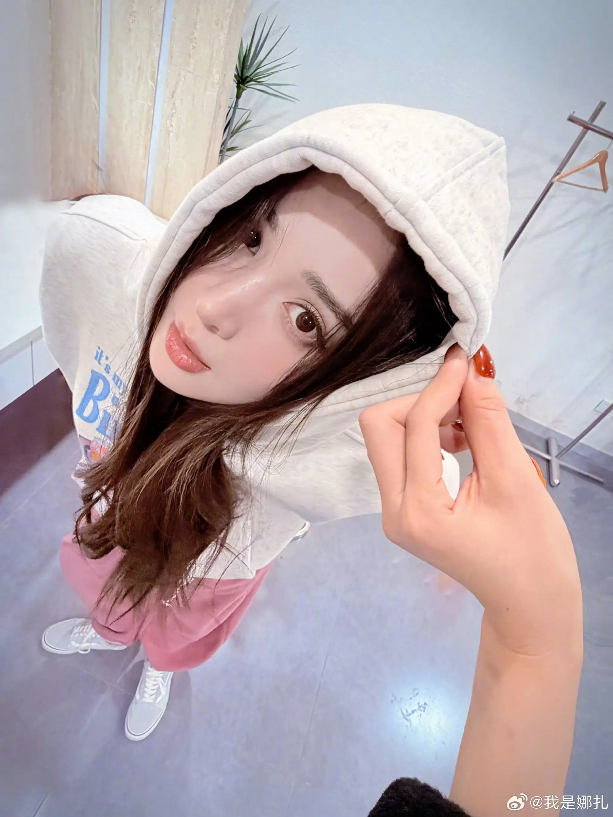 娜扎。