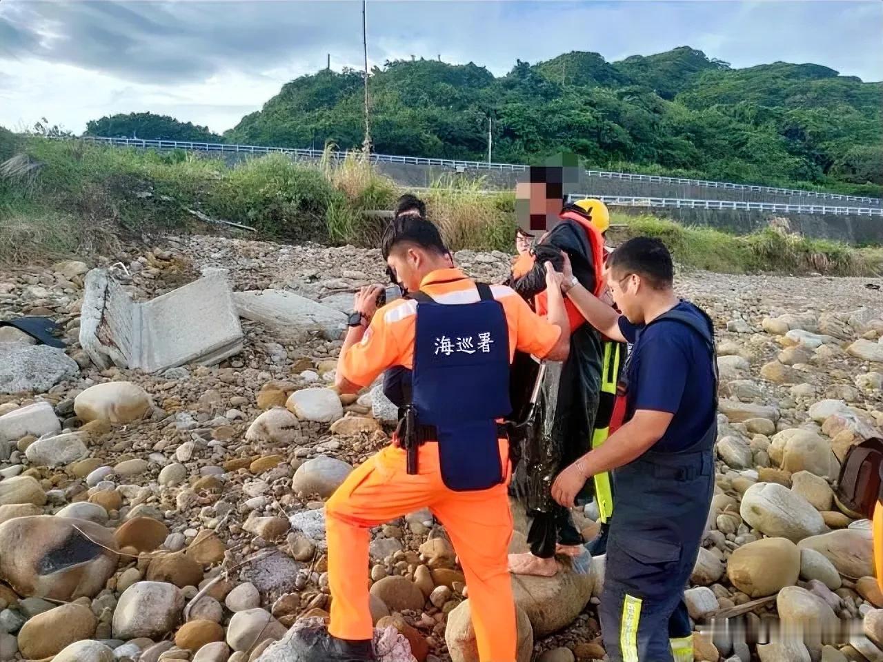 陆男驾艇偷渡被台收押   本想去澳大利亚与新西兰

大陆男子王旭坤14日驾橡皮艇