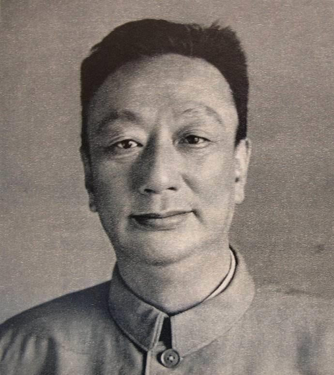 主政上海十一年人称