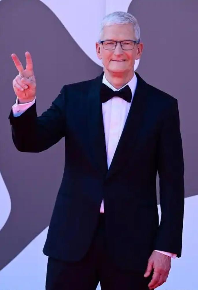 就在刚刚，

苹果公司CEO库克发布声明，

3月22日上午，中国发展高层论坛2