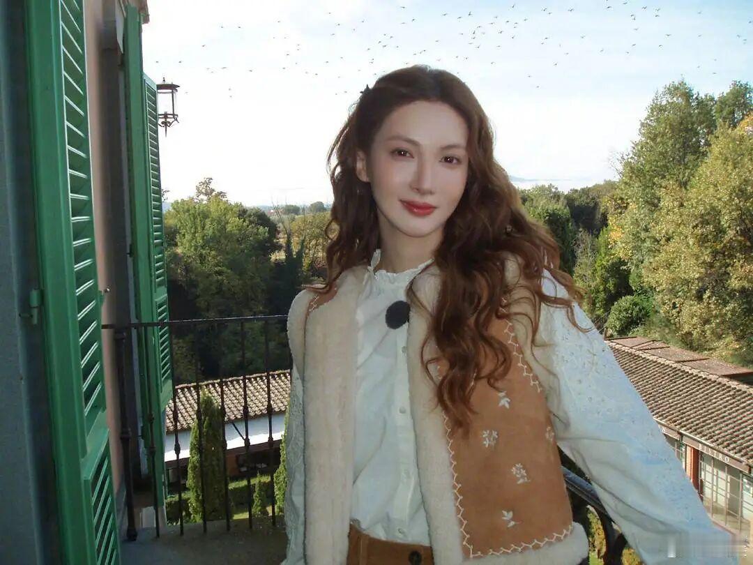 真是傻姑娘，真是不把警察叔叔的智商放眼里，如果真违法赶紧道歉伏法，不能抱有侥幸心