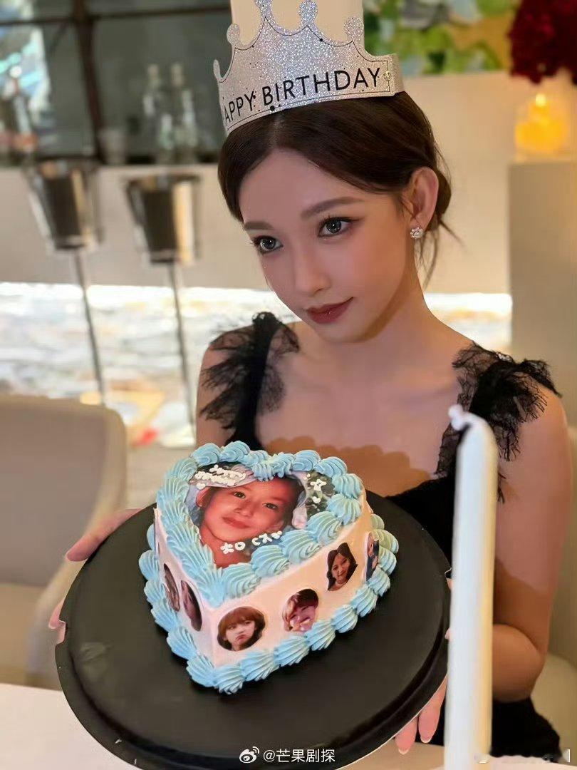 程潇生日蛋糕上印小时候照片程潇生日蛋糕是自己的来时路 照片选的太好了吧，完全是程