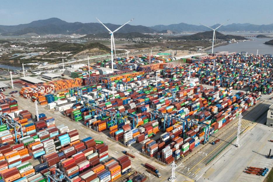 外媒盛赞！中国“十五五”规划修补全球化裂痕，硬刚特朗普保护主义
 
12月1日，