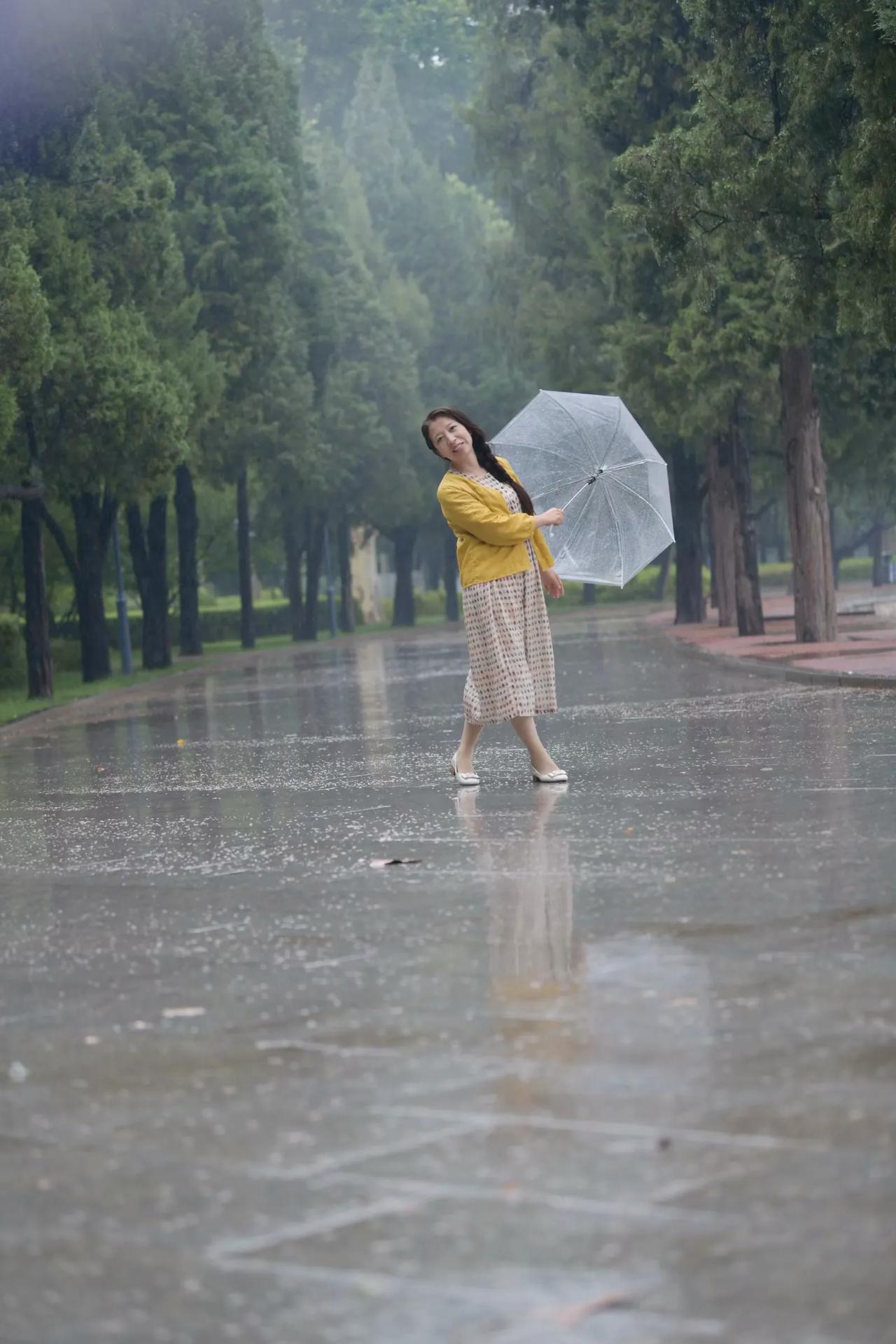 雨中漫步，夏季满满的回忆！