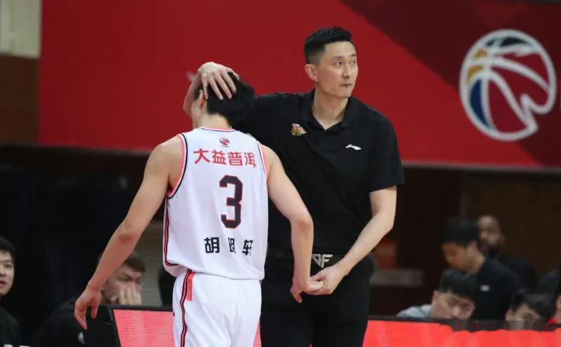 杜锋谈所谓的“任人唯亲：

“怎么讲呢，我觉得就像两个恋人，要通过一段时间相知，