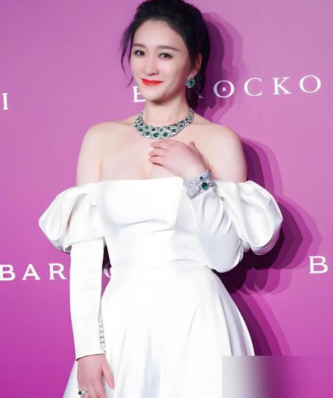 把鄢颇砍废的孙东海终于栽了，让他栽跟头的不是刀，是几根电子烟！
 
当年人家多狂