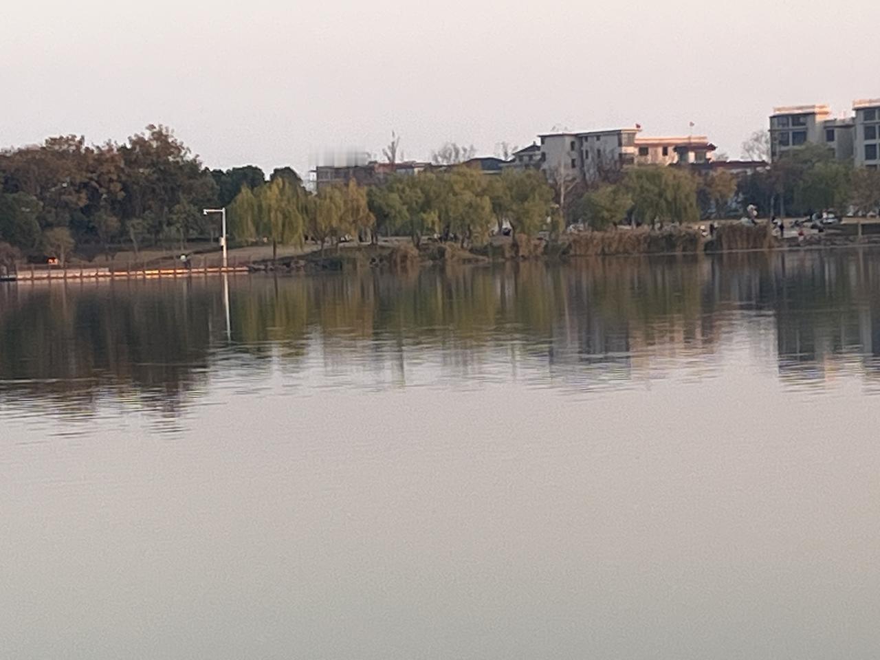 别再瞎折腾身子了，你那颗心漏着气呢，补啥都白搭！

一说养生，脑子蹦出来的全是燕