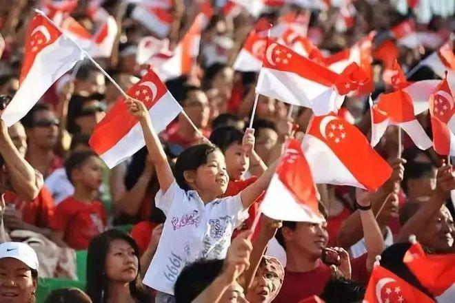 一位新加坡华人终于说了实话，他表示，在新加坡的华人，根本不在乎中国到底好不好，很