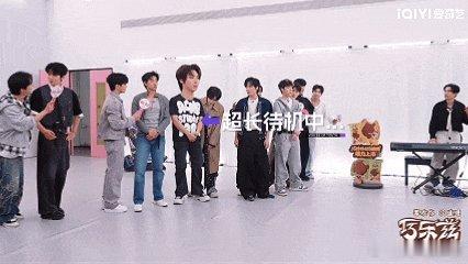 燃青团新技能训练还没开始，团建先笑翻全场！一日助教化身小霸王疯狂整活，马小宇张颜