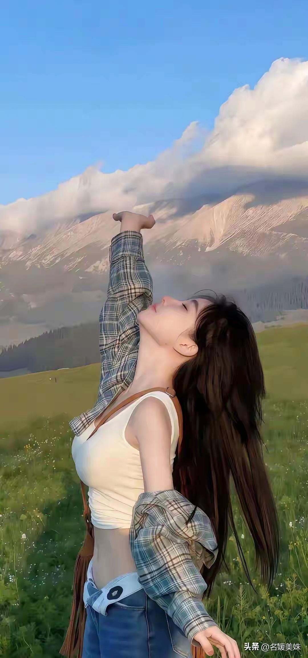 有了千钱想万钱，
当了皇帝想成仙。
骑着骡子想骏马，
官居宰租想王候。