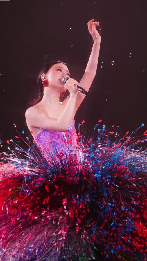 单依纯「纯妹妹2.0」空降上海！梅奔连唱三晚，这就是顶级视听盛宴！
魔都的夏天，