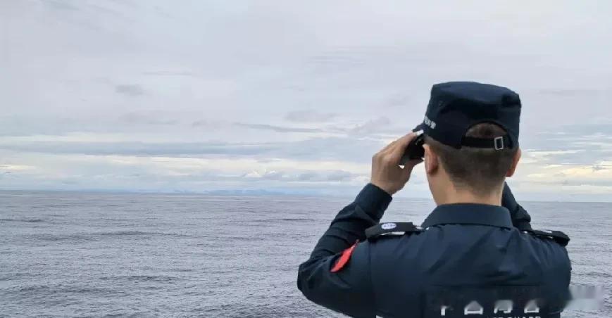 不知不觉中，我们已经进行常态化了。
我们的海警在台湾岛以东海域，已经开始进行常态