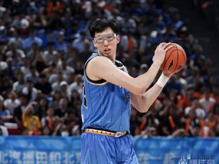 北京首钢冲击6连胜…今晚，CBA常规赛，北京首钢将在客场面对青岛全力冲击6连胜…