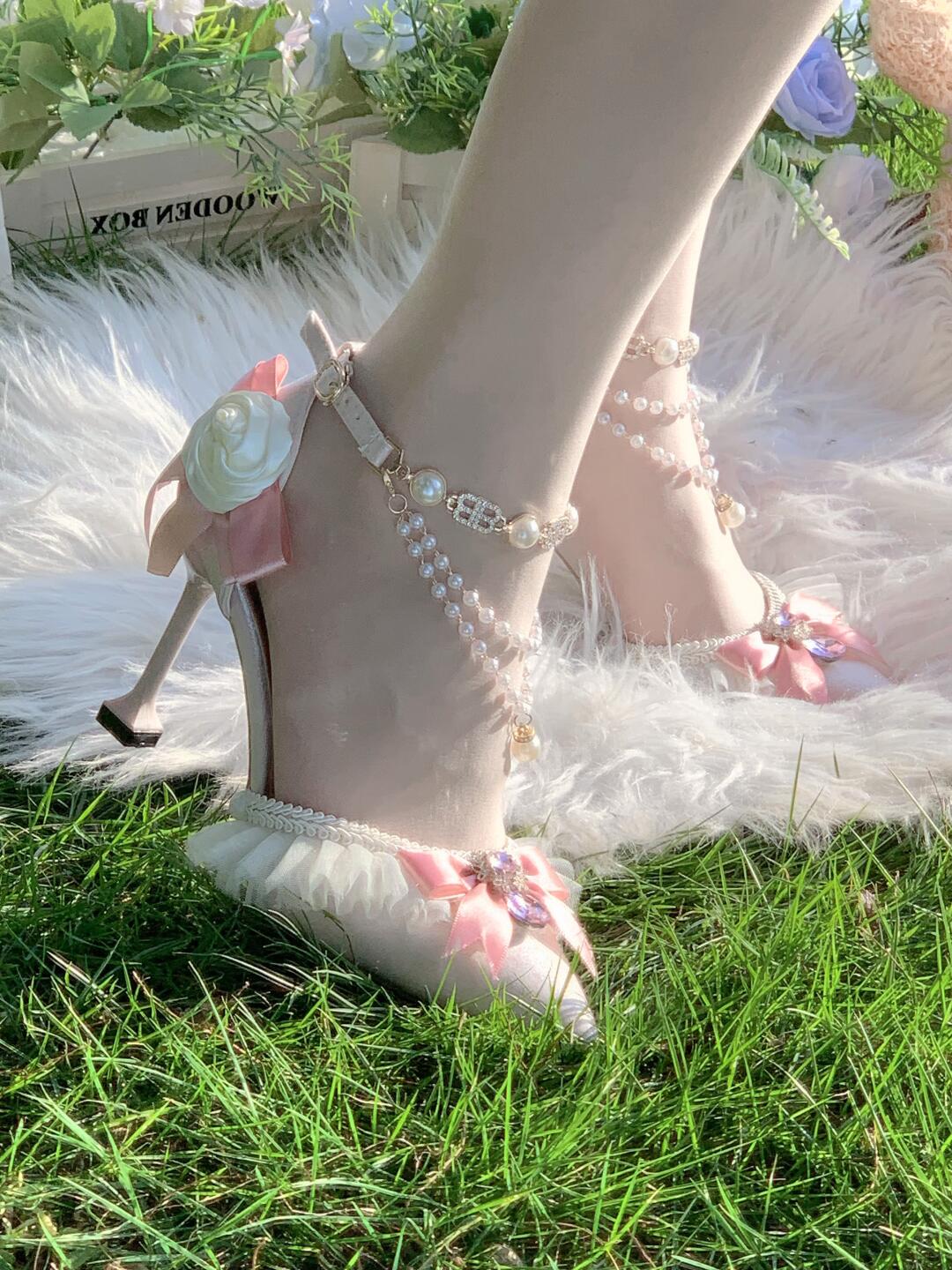 拜托 女孩子十八岁一定要穿一次高跟鞋👠
