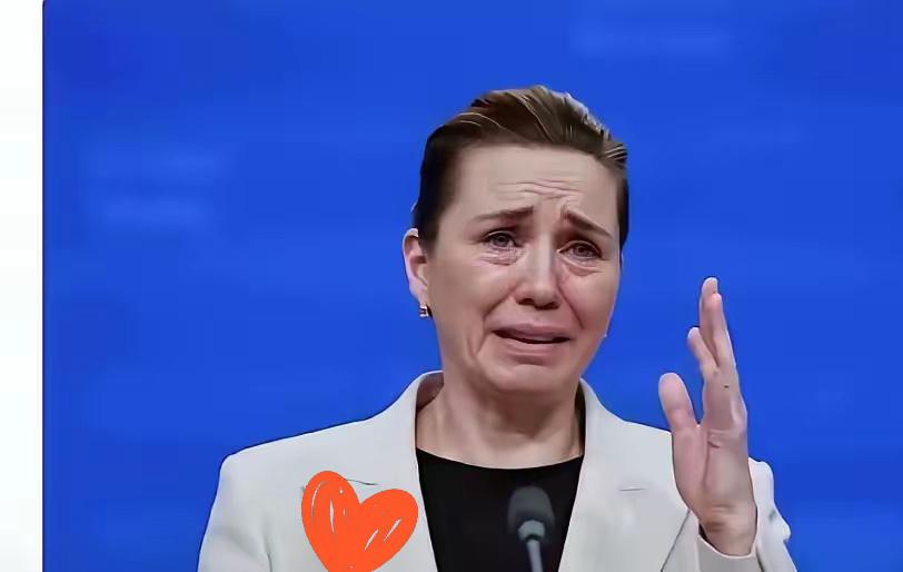 这就是丹麦的首相

没事时，隔着十万八千里，对中国横挑鼻子竖挑眼，得瑟着白种人、