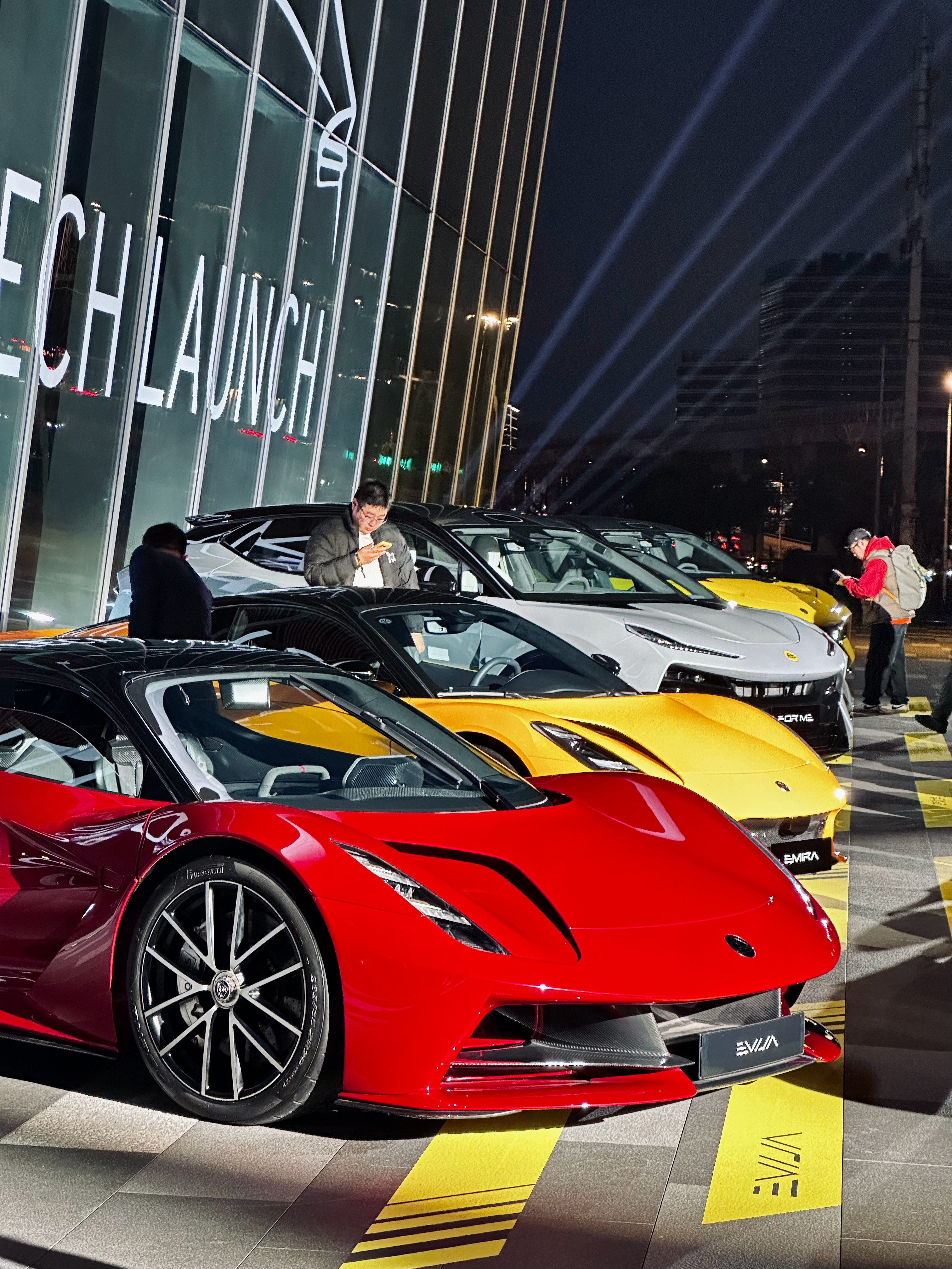 这现场属实是帅得权威啊！路特斯莲花汽车 上海·长三角国际电竞文化中心