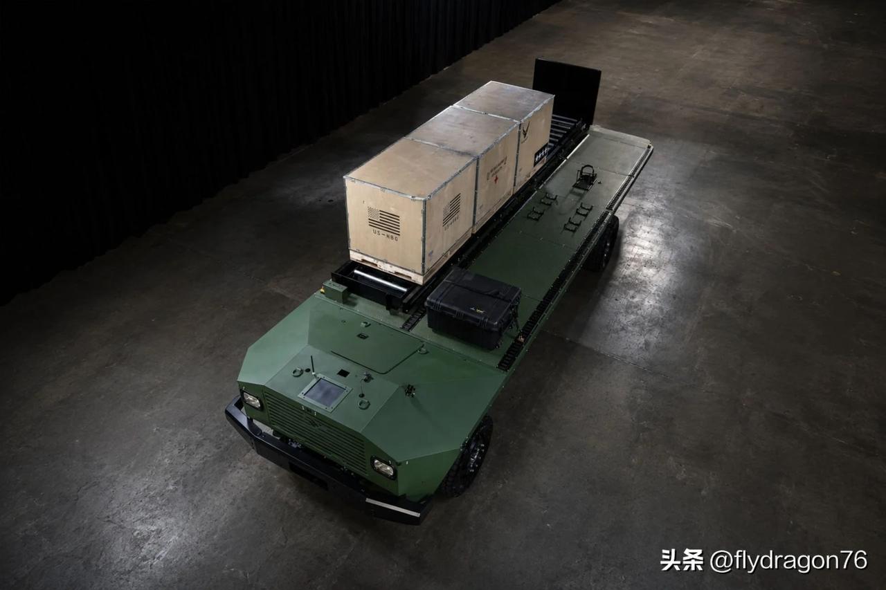 🚚🇺🇸 美国陆军正在利用无人驾驶卡车实现军事后勤自动化。

莱茵金属公司的