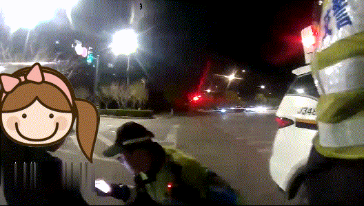 岁的一年级女童因忘记带作业，便听从母亲安排独自返回学校取作业。不料，由于天色昏暗