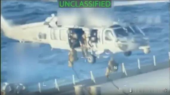 郑辰，资深微头条写作专家，百万粉丝认证，擅长以犀利视角解构国际热点，文风兼具深度