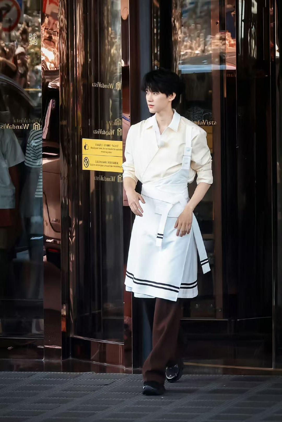 周翊然天才厨师周翊然已出门开跑哇！今天是天才厨师周翊然，期待节目播出啦！ 