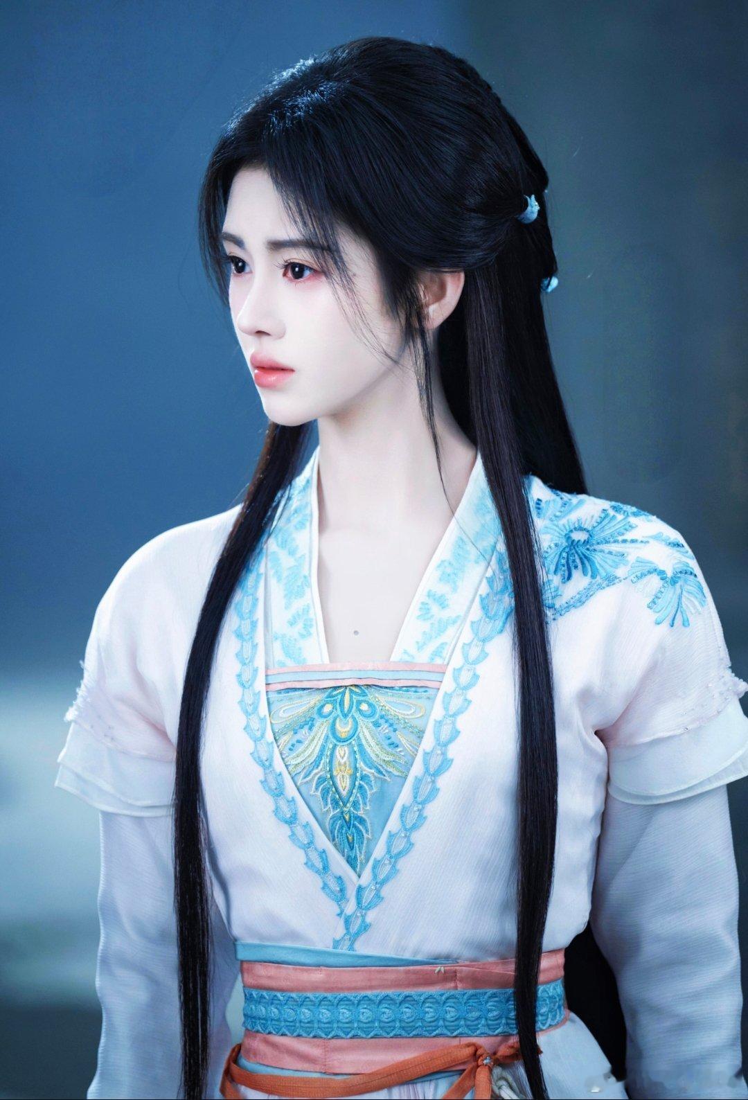 鞠婧祎紫色渐变公主切自拍姜黎非给我们带来了很多快乐！谢谢姜黎非！鞠婧祎