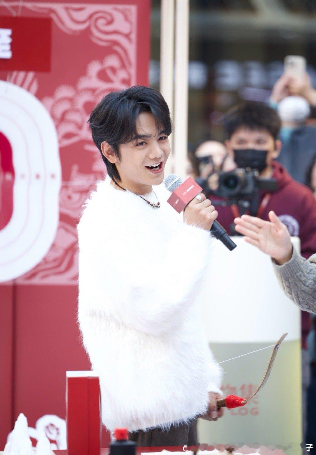 丁真甲马一下自然有好运 ✨丁真代言中国原创稀物集 在丁真的世界里，私欲过重的一定