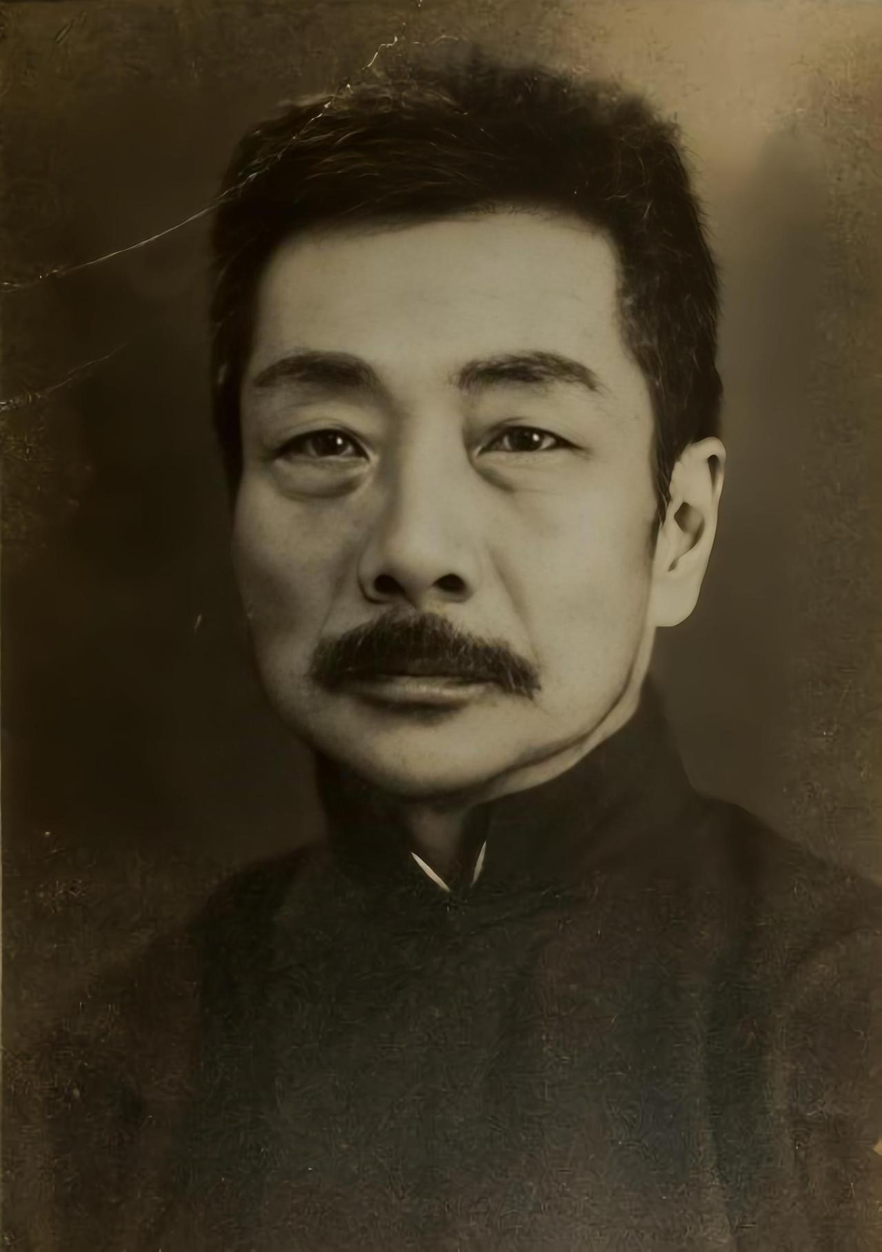 狂人日记：“吃人”。
不断刷到爱泼斯坦，越刷越多，越不想看，越多越没办法，只能点