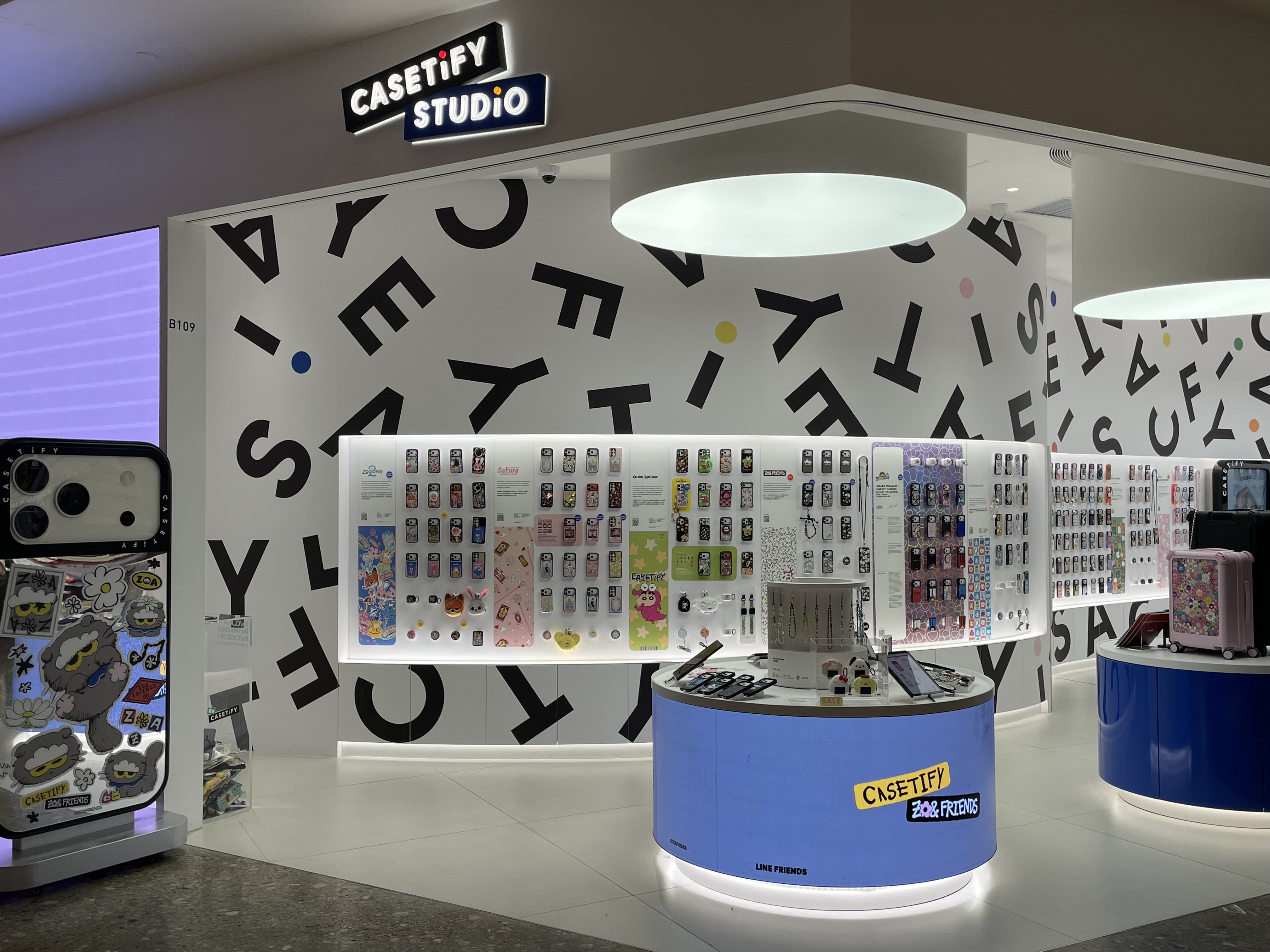 700元一个还涨价，手机壳界爱马仕一年狂卖数十亿，华强北的20元仿货遍地