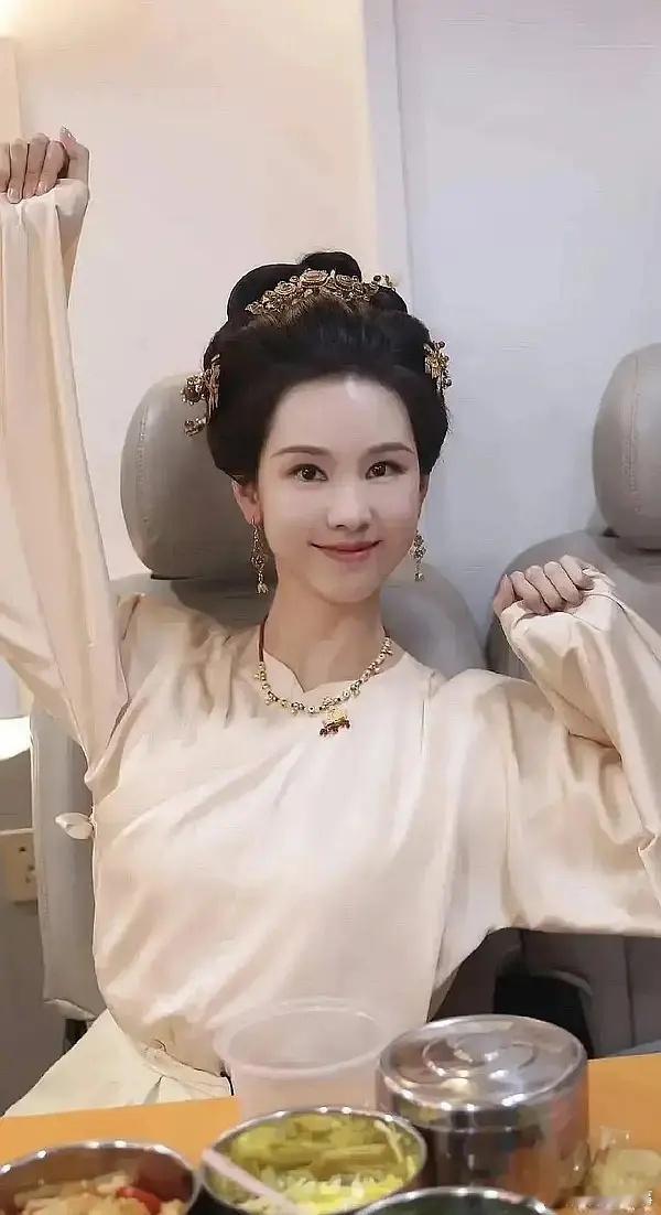 肿成水光肌了 ​​​