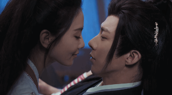 #从没见过刘诗诗演戏这么主动#相比大家都是头次见刘诗诗演戏这么主动，咱就说这样的