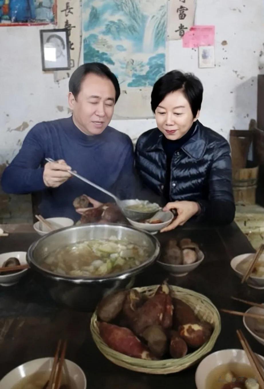 许老板离婚这件事基本稳了，两点可以证明:

1.恒大最新公告中，丁玉梅变成了“独