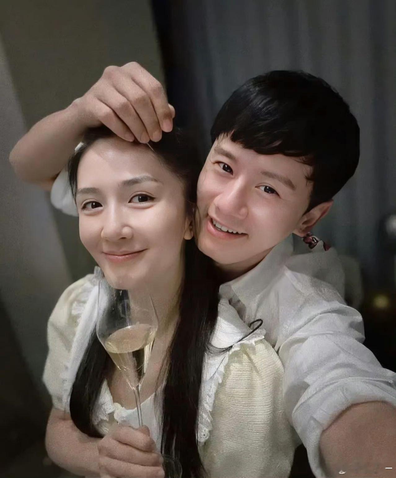 谢娜辣评张杰不适合唱的歌 谢娜和张杰这波互动是真的甜，《姐姐当家》先导片里娜姐探