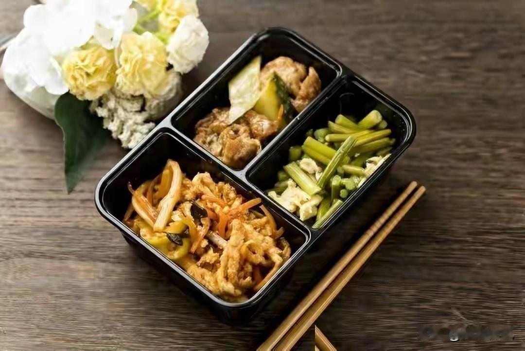 好好吃饭，怎么就变成一件难事了？相比小时候，我们现在是吃得更好了，还是更差了？